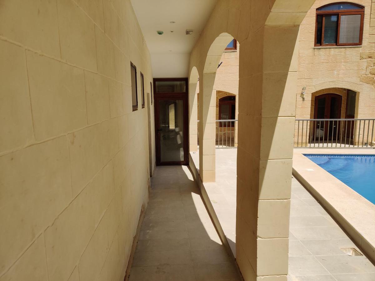 Country Inn Sannat Екстер'єр фото