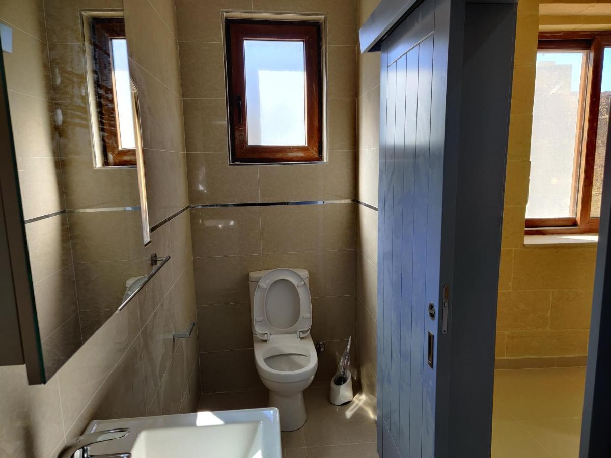 Country Inn Sannat Екстер'єр фото