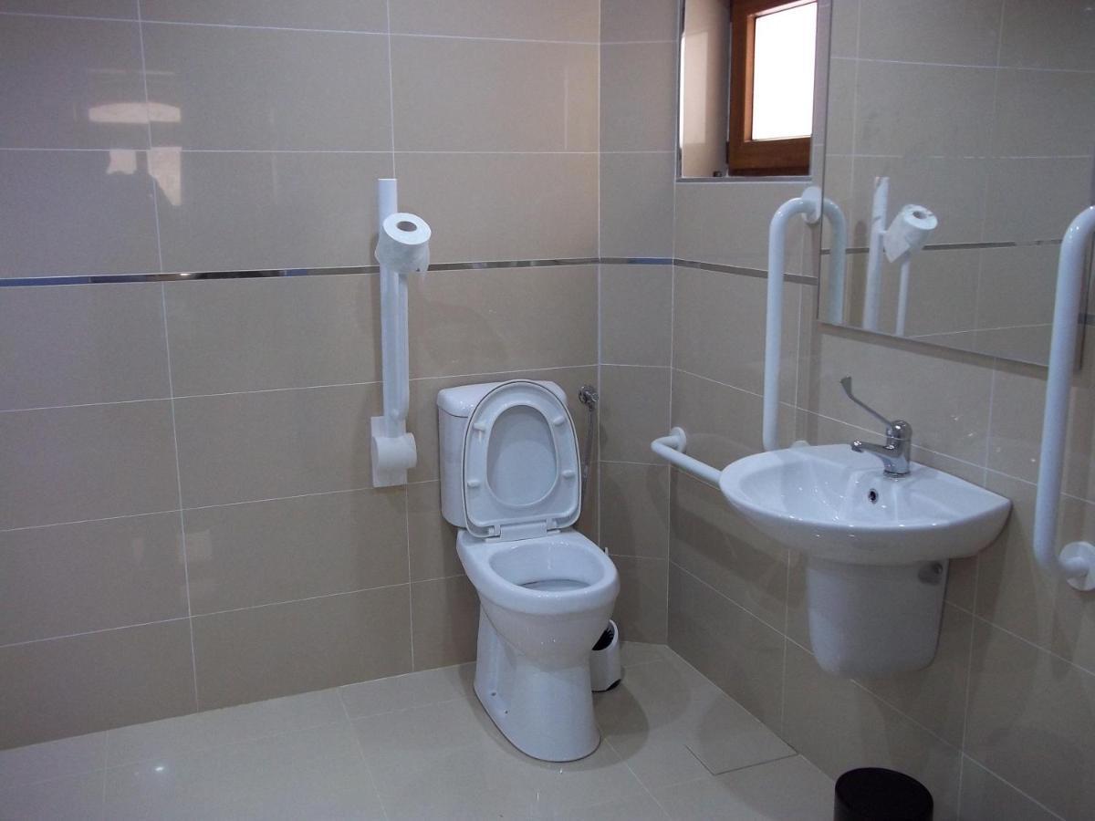 Country Inn Sannat Екстер'єр фото