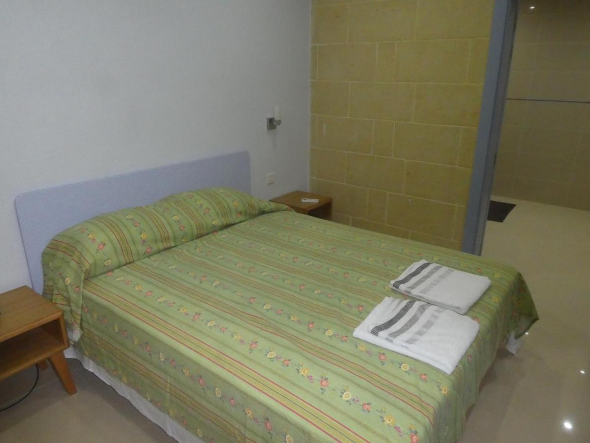 Country Inn Sannat Екстер'єр фото